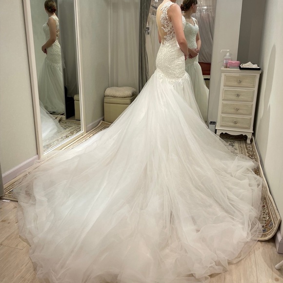 Antique White Satin Lace Tulle Beaded Bridal Gown - YNS Wedding Tokyo - Picture 12 of 16